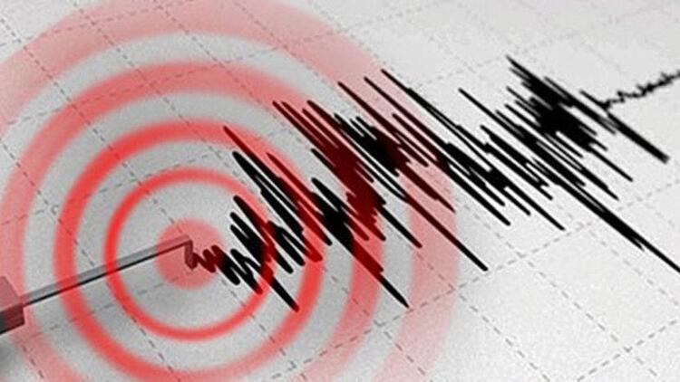 Japonya'da art arda depremler yaşandı