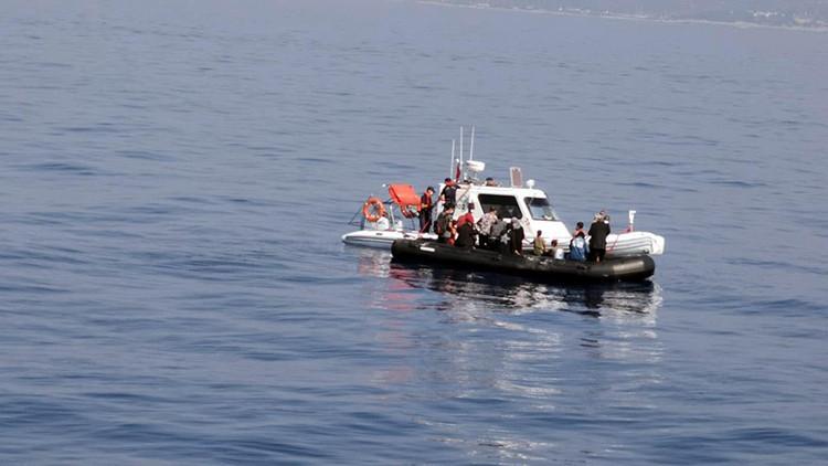 Yunanistan'ın geri ittiği 19 kaçak göçmen kurtarıldı