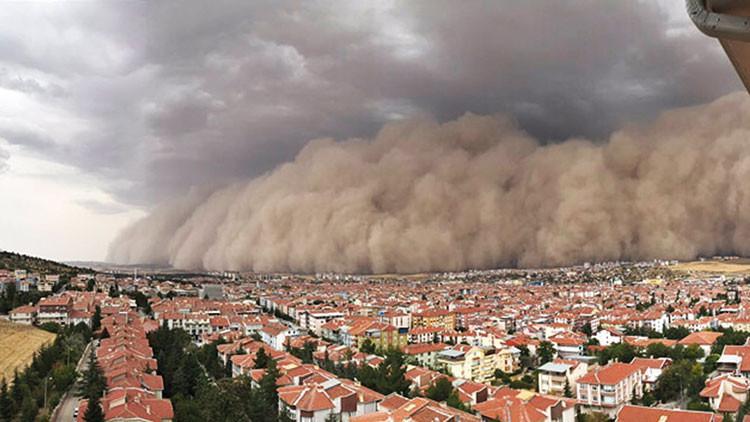 Ankara'da kum fırtınası