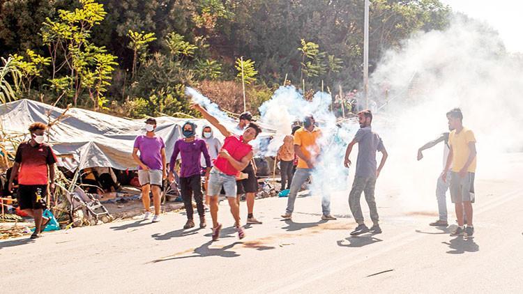 Midilli’de polis gaz bombaları kullandı