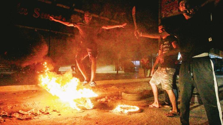 Libyalılar Hafter’e karşı sokaklarda