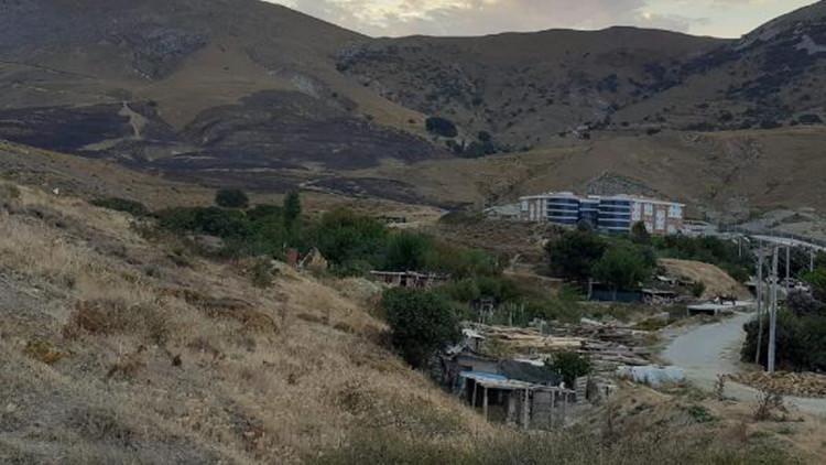 Gökçeada'da meralık alanda çıkan yangın söndürüldü