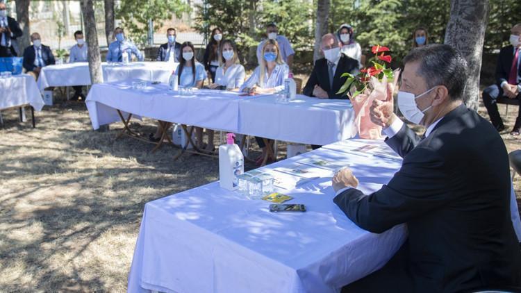 İsteyen veliyle uzaktan toplantı