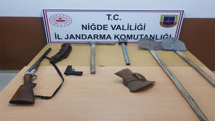Roma dönemine ait mezarda define arayan 1 kişi yakalandı