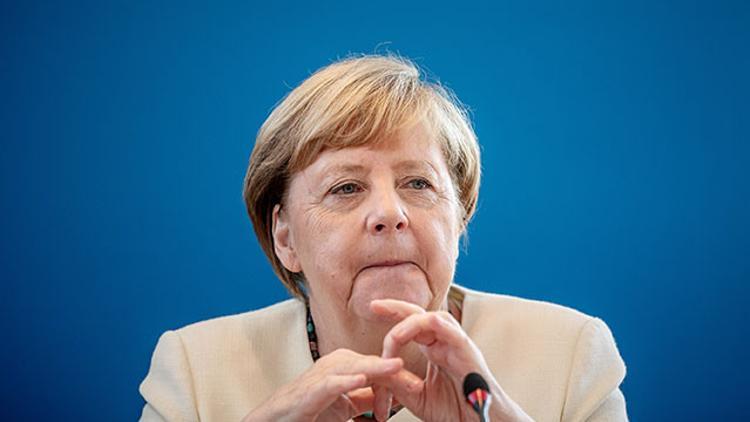 Merkel daha fazla mülteci alacak!