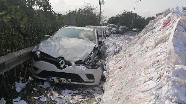 Freni boşalan kamyonu park halindeki araçların üzerine sürdü, 9 araç hasar gördü