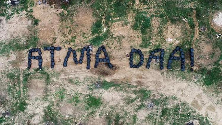 Temizlik işçileri tepkilerini böyle gösterdiler