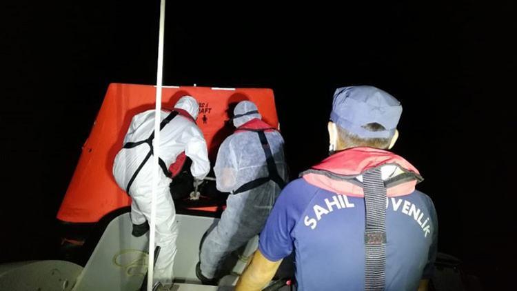 Muğla'da Türk kara sularına itilen yabancı uyruklu 9 kişi kurtarıldı