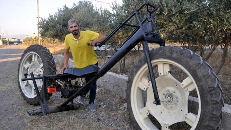 Traktör tekerli motosiklet yaptı