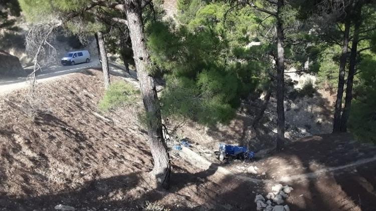 Tarım aracı uçuruma yuvarlandı: 1 ölü, 2 yaralı