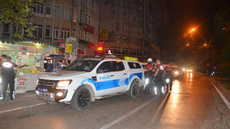 'Küfür etme' dediği kişi tarafından bıçaklandı