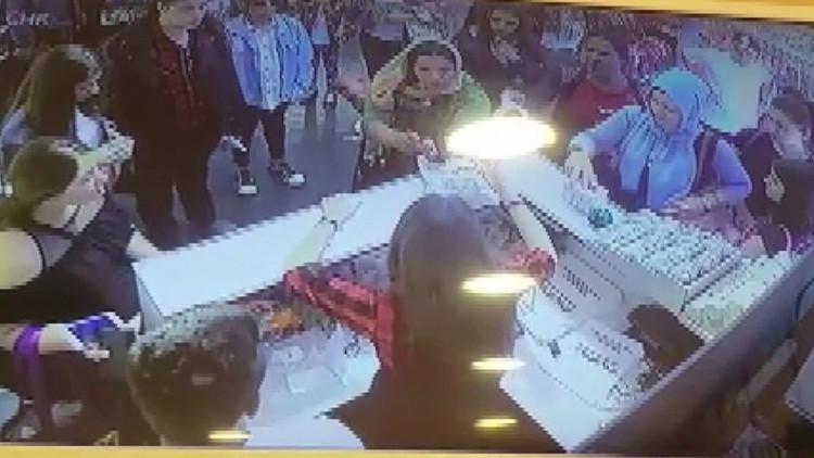 Maltepe’de kasiyerin dikkati, sahte para vermek isteyen kadını yakalattı