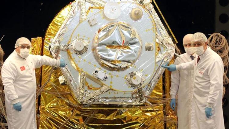 Bakanlar TÜRKSAT Model Uydu Yarışması'na katıldı