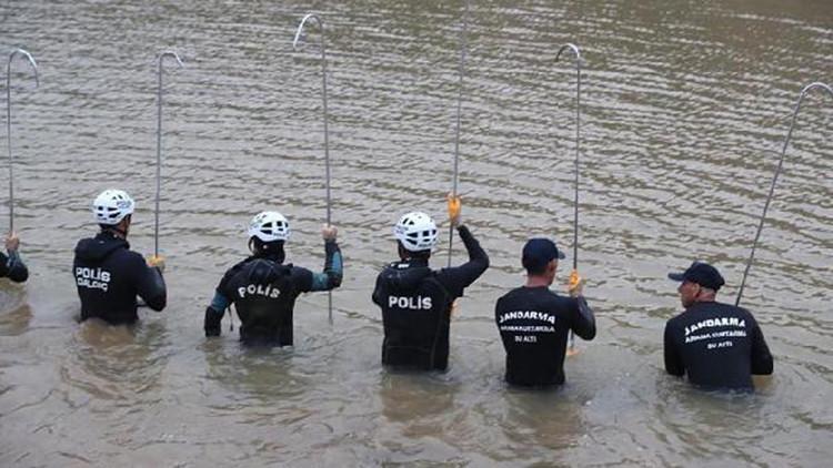 Giresun'da selde kaybolan 4 kişi aranıyor