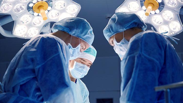 Doktor hatası doktoru komaya soktu