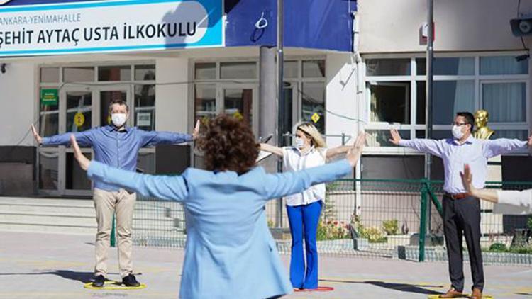 Yüz yüze eğitim temassız oyunlarla başlıyor