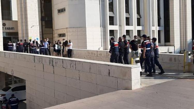 Balıkesir’de 78 yaşındaki kadını 350 bin lira dolandıran 9 kişi, rezidansta yakalandı
