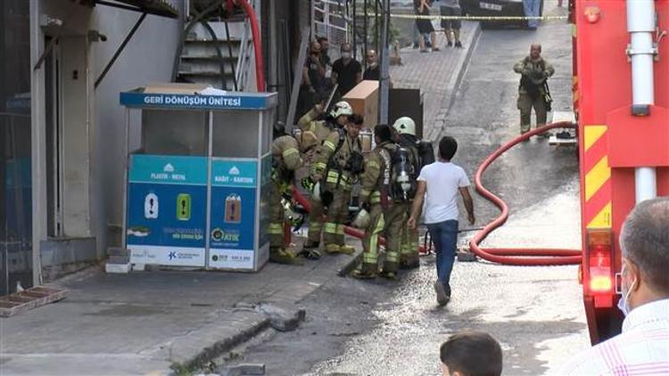 İstanbul'da ilaç fabrikasında korkutan yangın!