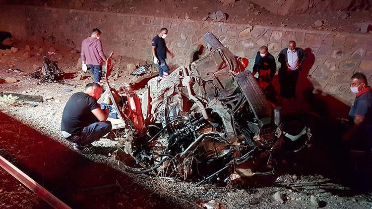 Niğde'de feci kaza! 3 ölü, 2 yaralı