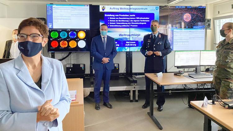Almanya’da uzay operasyon merkezi açıldı