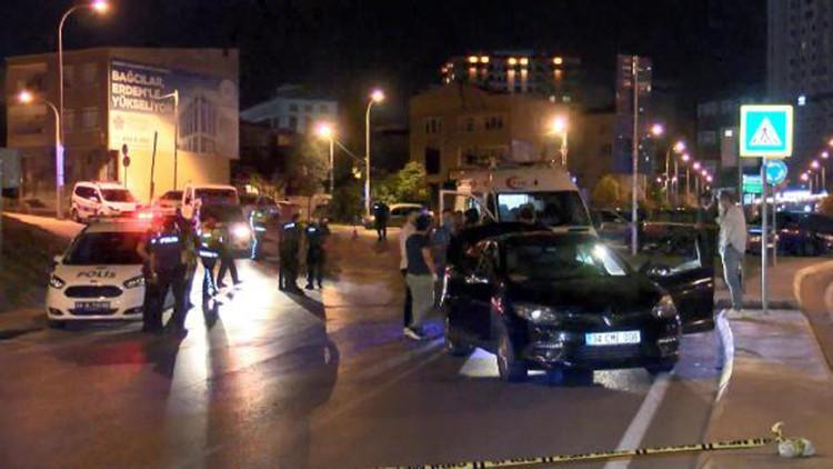 Bağcılar'da otomobile silahlı saldırı: 1 ölü, 1 yaralı