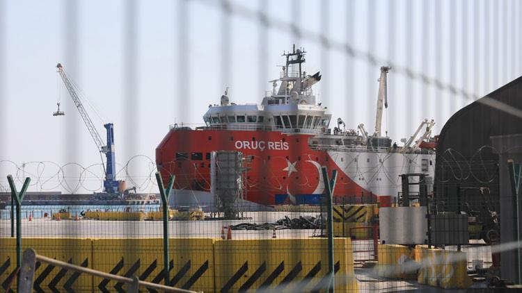 'Oruç Reis' yeniden Antalya Limanı'nda