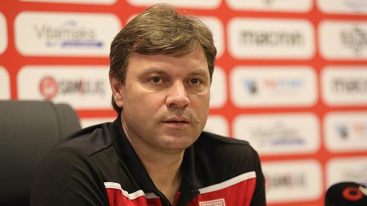 Samsunspor Teknik Direktörü Sağlam: 'Hem rakiplerle hem de Kovid-19 ile mücadele ediyoruz'