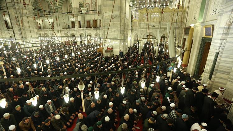25 Eylül cuma hutbesi Diyanet tarafından yayınlandı! Cuma hutbesinin konusu: Cami ve İlim