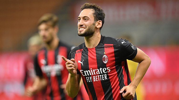 Son Dakika | Hakan Çalhanoğlu coştu, Milan 3 golle turladı!