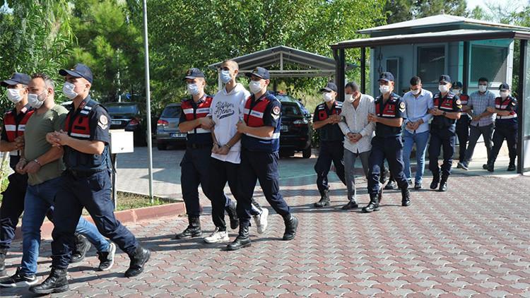 Kopya internet sitesiyle tatilcileri dolandıran 15 şüpheli yakalandı