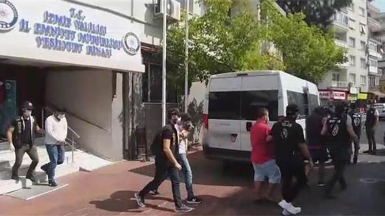 İzmir merkezli yaz tatili vurgunu: 73 kişiden 1 milyon 100 bin TL