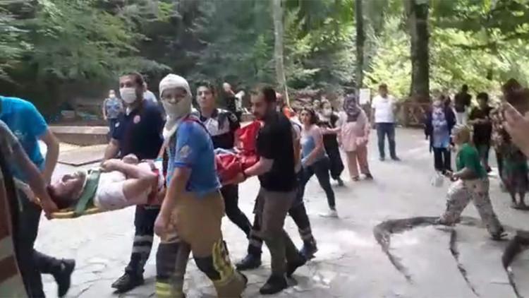 Bursa'da şelalede fotoğraf çektirmek isteyen sağlıkçı kayalıklardan düştü