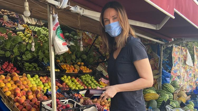Demet Şener alışverişte! Organik değil normal
