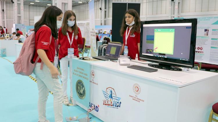 Türkiye'nin dört bir yanından gençler gelecekleri için Teknofest'te buluştu