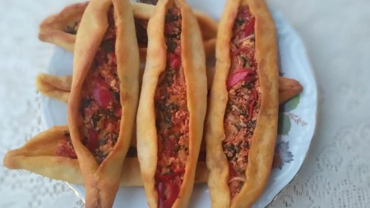 Ev yapımı muhteşem lezzet: Hatay usulü katıklı ekmek (Pide)