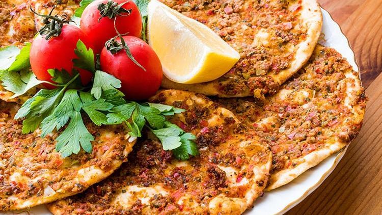 Tarsus'un fındık lahmacunu ve kebabı tescil belgesi aldı