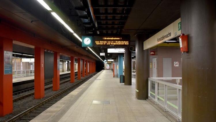 Almanya'da toplu taşıma çalışanları greve gitti