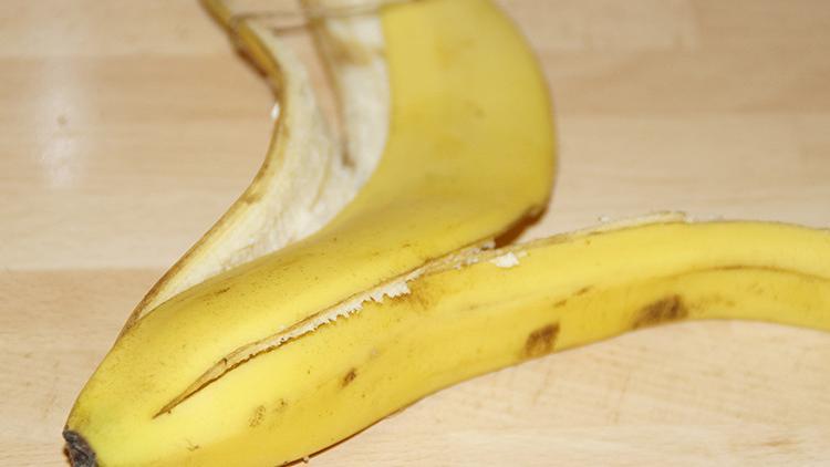 Besin atıkları değerlendiriliyor... Muz ve patates kabuğundan plastik üretiyorlar