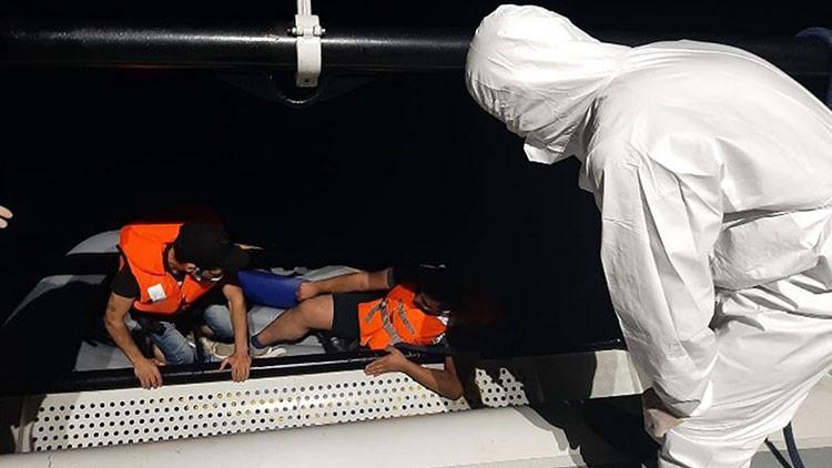 Muğla'da Türk kara sularına geri itilen 4 sığınmacı kurtarıldı
