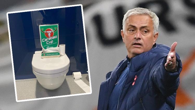 Tottenham - Chelsea maçında görülmemiş olay! Sahayı terk edip tuvalete koştu...