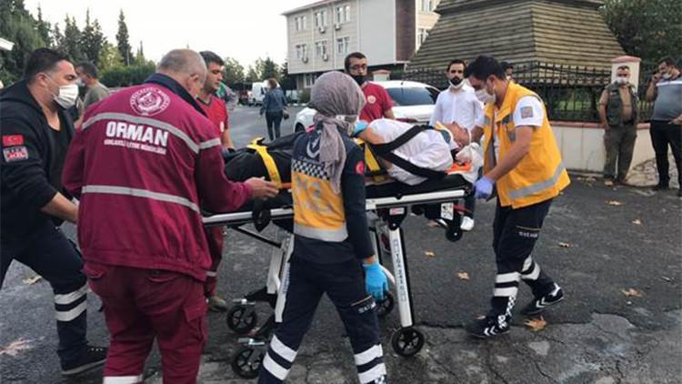 Tartıştığı sürücüyü darbetmeye çalışırken yere düşerek yaralandı