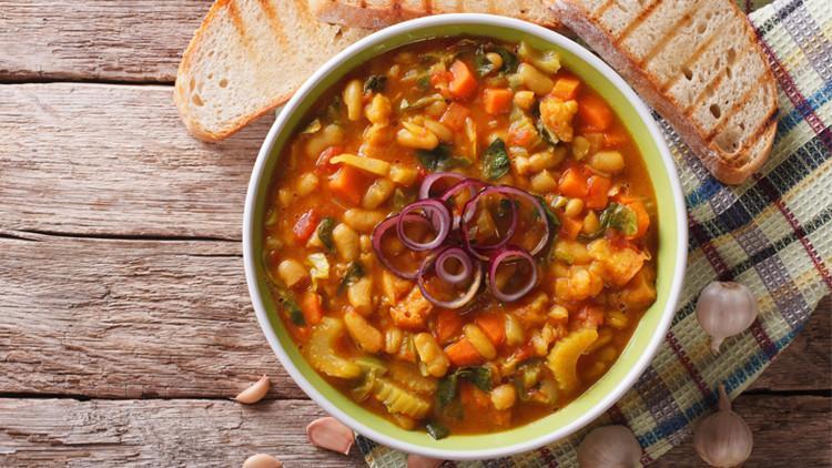 İtalyan Ribollita Çorbası