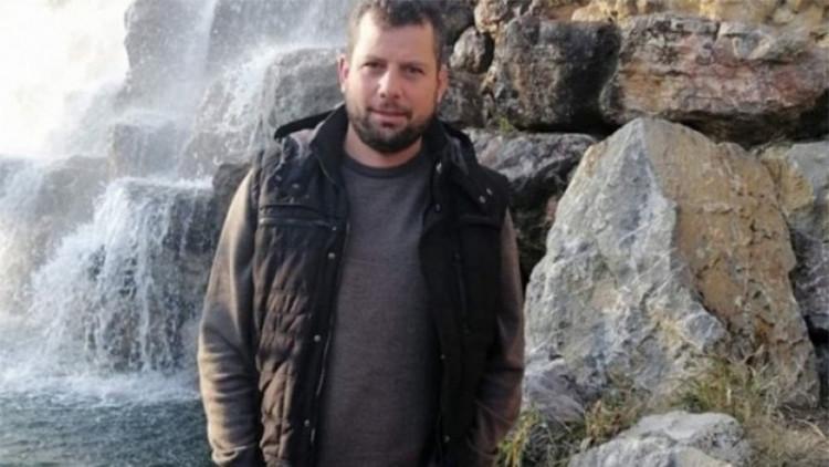 Oğlunun doğumundan bir saat sonra trafik kazasında ölen baba toprağa verildi