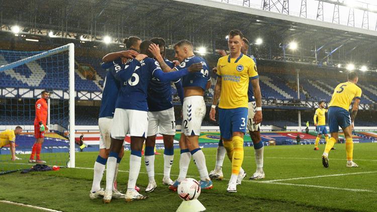 Premier Lig'de 4'te 4 yapan Everton maç fazlasıyla lider