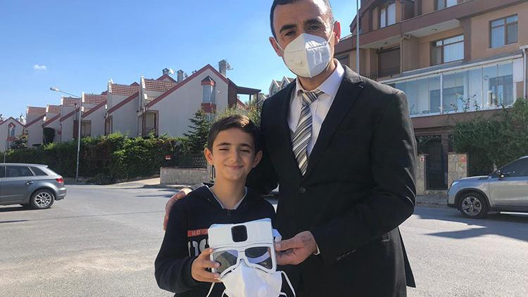 Oğlu fikir verdi, babası yaptı... Yerli "akıllı maske" seri üretime hazır
