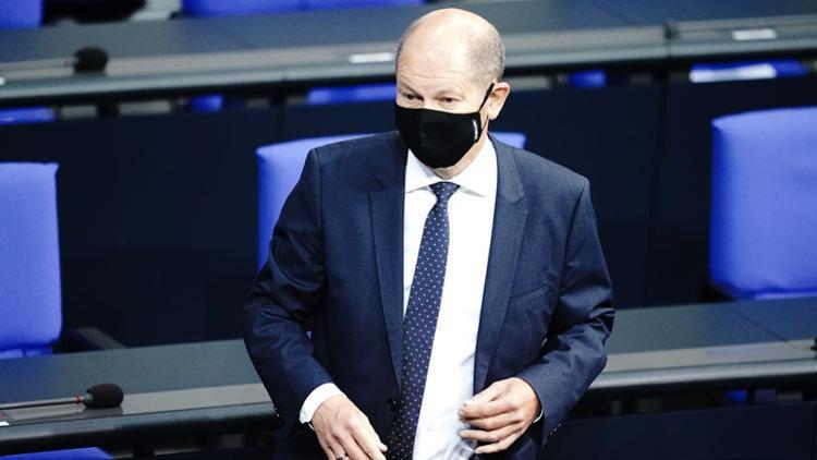 ‘Korona daha sürer’