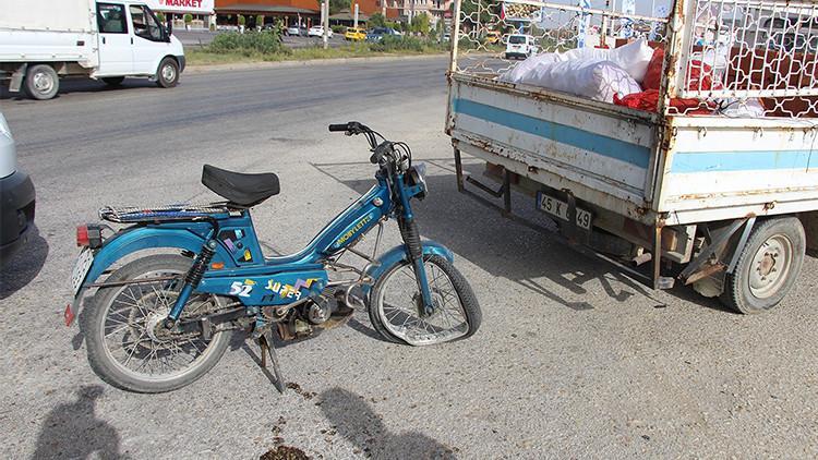 Motosiklet kamyonete yandan çarptı: 1 yaralı