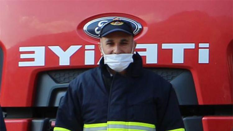 İtfaiye eri ceviz toplamak için çıktığı ağaçtan düşerek, hayatını kaybetti