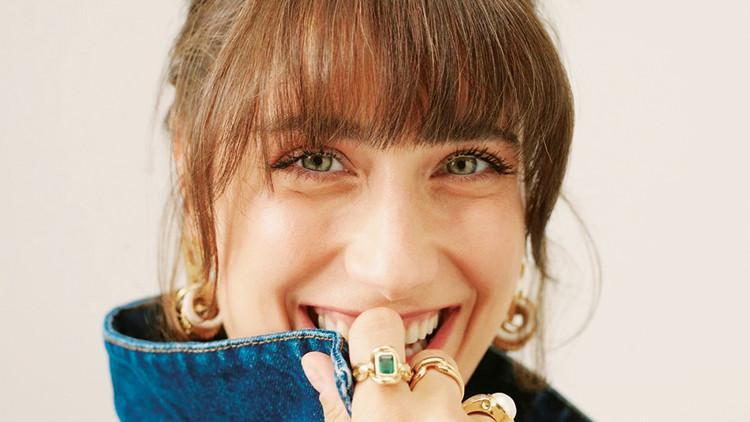 Hazal Kaya, kız çocuklarına destek olacak