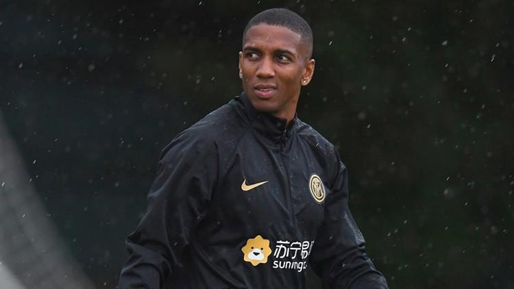 Ashley Young koronavirüse yakalandı!